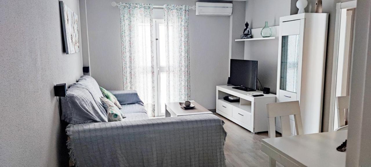 Piso 100 Metros Del Centro Del Pueblo 6 Kilometros De La Playa La Barrosa Appartement Chiclana de la Frontera Buitenkant foto